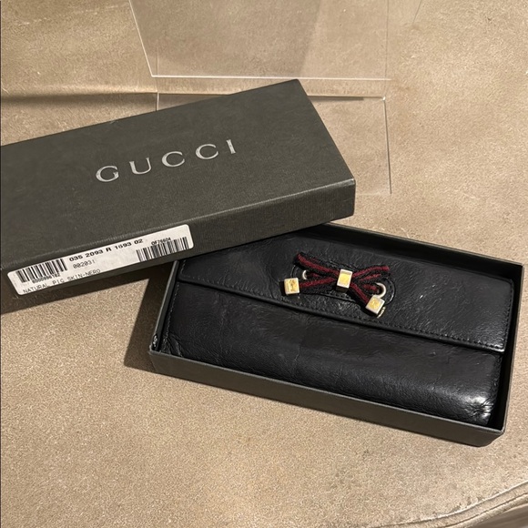 Gucci Black Wallet with Red Accent - Picture 2 of 11